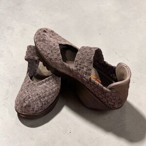 Bernie Mev Lulia Wedge Shoes Women’s Size 5 Chenille Slip On Comfort